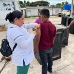 Realiza Secretaría de Salud jornada de vacunación contra el sarampión en Escuinapa.