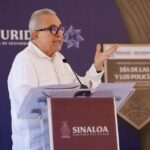 Agradeciendo el trabajo de los elementos de seguridad en Sinaloa, celebra Gobernador Rocha el Día del Policía.