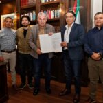 Gobernador Rocha se reúne con director de INSUS; acuerdan fortalecer la certeza jurídica en Sinaloa.