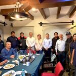 “Les vamos a cumplir”, ratifica el Alcalde Antonio Menéndez a las viudas de policías.