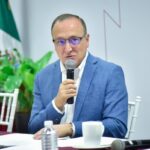 Alcalde Antonio Menéndez toma protesta a nuevos integrantes del Comité de Ética del Ayuntamiento.