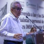 Gobernador Rocha y director del IMSS Bienestar, Alejandro Svarch, dan la bienvenida a 154 especialistas de la salud