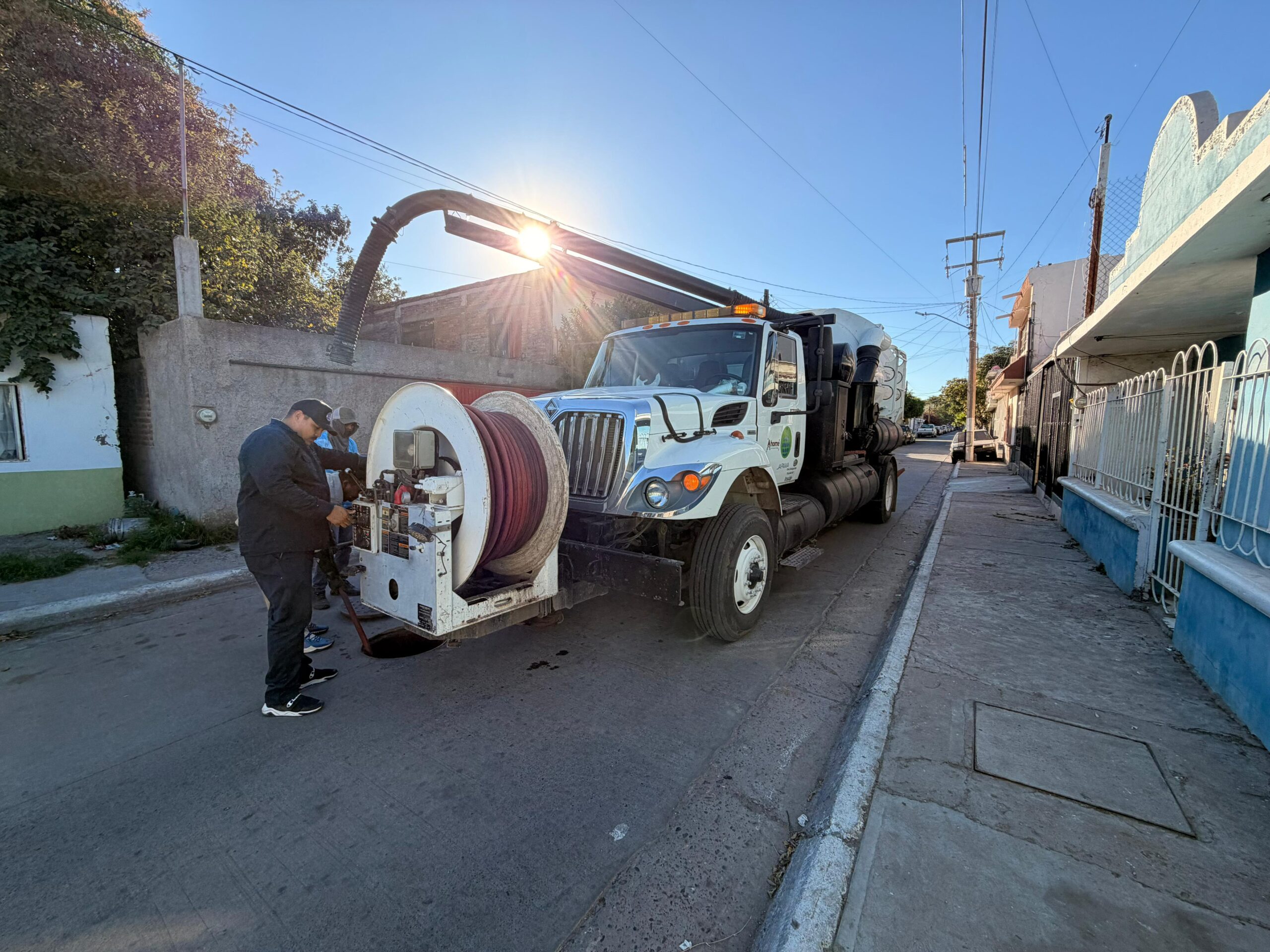 Reportes por drenajes tapados disminuyen 62.5% en Los Mochis durante mayo.