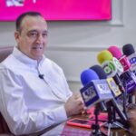 “Hoy inicia la instalación de las 200 luminarias mensuales en zona urbana y rural”: Antonio Menéndez.