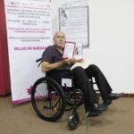 Entrega de sillas de ruedas CREESistema DIF Sinaloa.