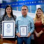 Liderados por Marco Verde y la comunidad universitaria, la UAS hace historia; recibe el Rector Jesús Madueña el certificado oficial del Récord Guinness por clase masiva de boxeo fitness.
